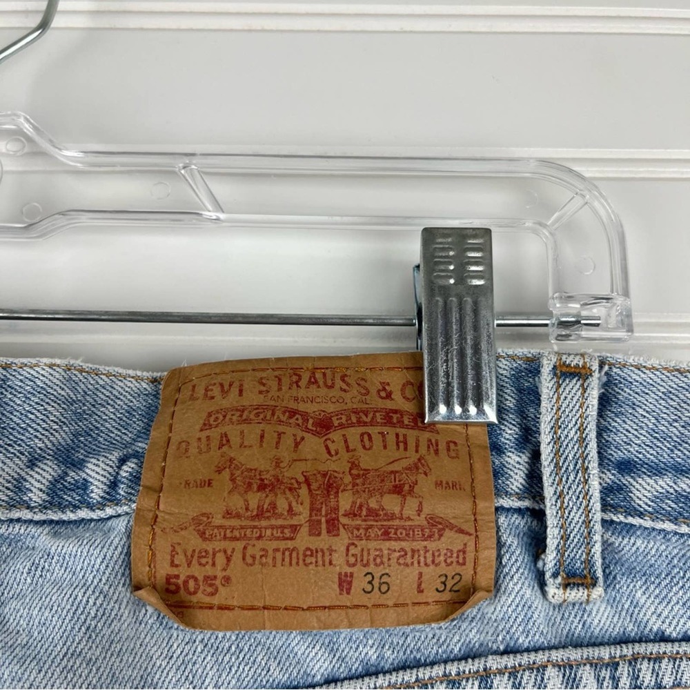 Vintage Levi’s Light Wash 505 Regular Fit Straight Leg Denim Jeans W36 L32 - Picture 2 of 10